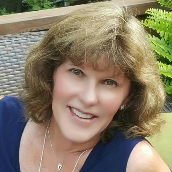 Meet your Posher, Bev - Picture 1 of 1